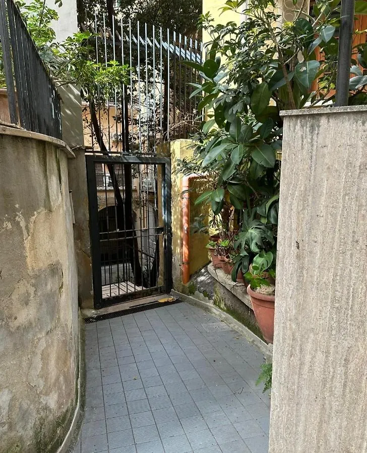 شقة نابولي  في Portapiccola House